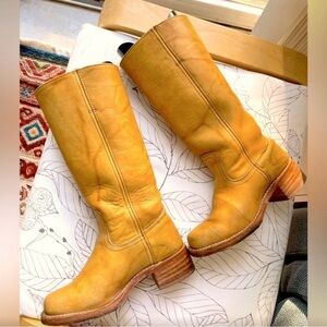 Frye banana Leather Heeled Boots pull on.